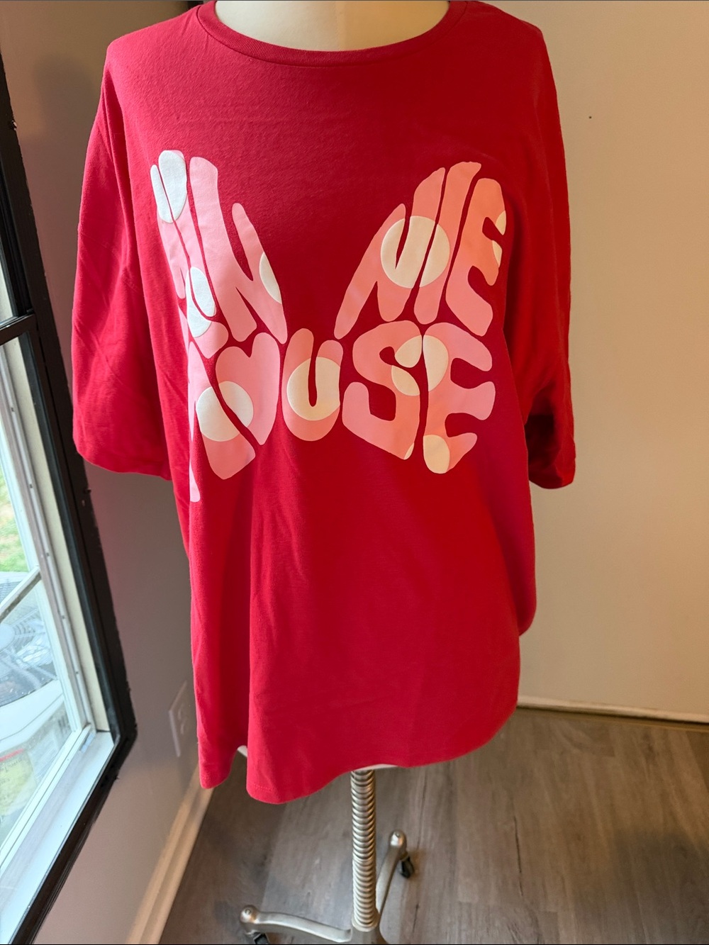 Disney parks Minnie Mouse bow Red Short Sleeve Tee NWT